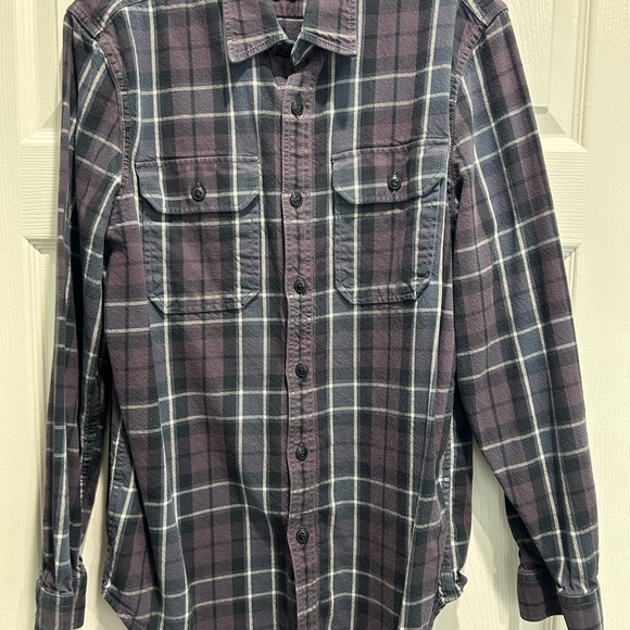 Eddie Bauer Men’s Medium Button Down Flannel. - Picture 5 of 5